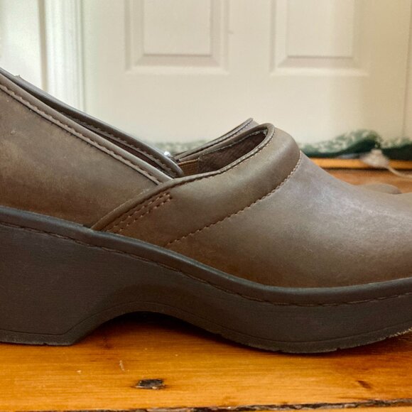 NWT Dr Scholl's Size 7.5 Bernice Brown Clogs - Picture 3 of 5